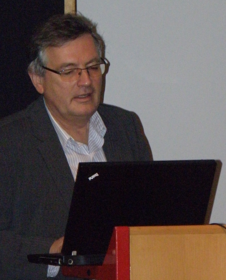 Michael Soellner introduces the demo session
